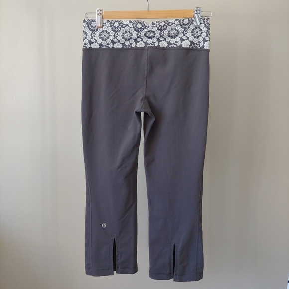 Lululemon Gather & Crow Crop Pants Grey Floral Size 4 - Picture 4 of 8